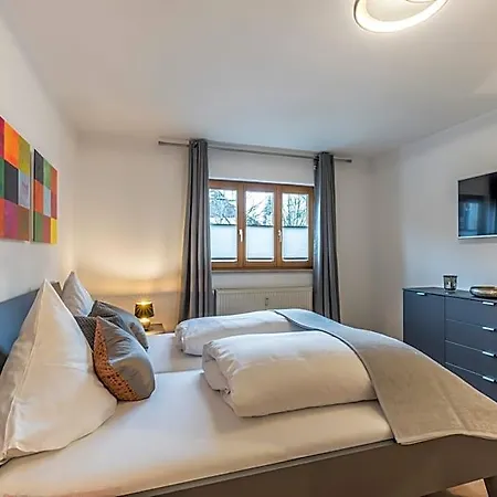 Apartmanhotel Rh-appartements 15 Minuten Von Basel Im Dorf Ruehrberg